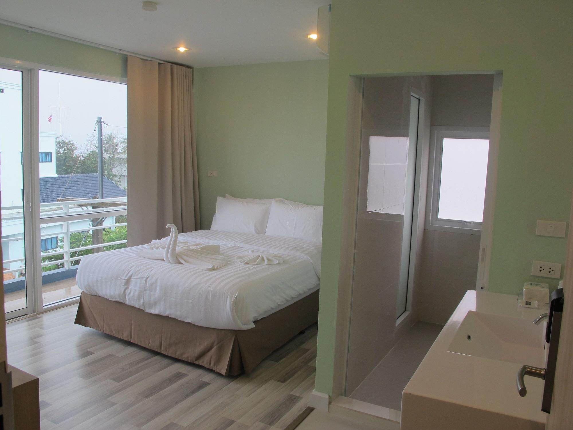 Nantra Hua Hin Hotel Buitenkant foto