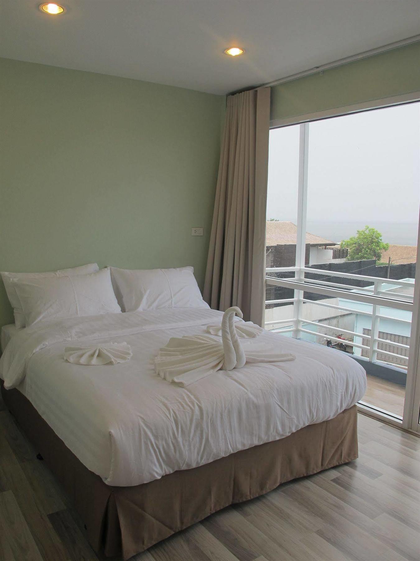 Nantra Hua Hin Hotel Buitenkant foto